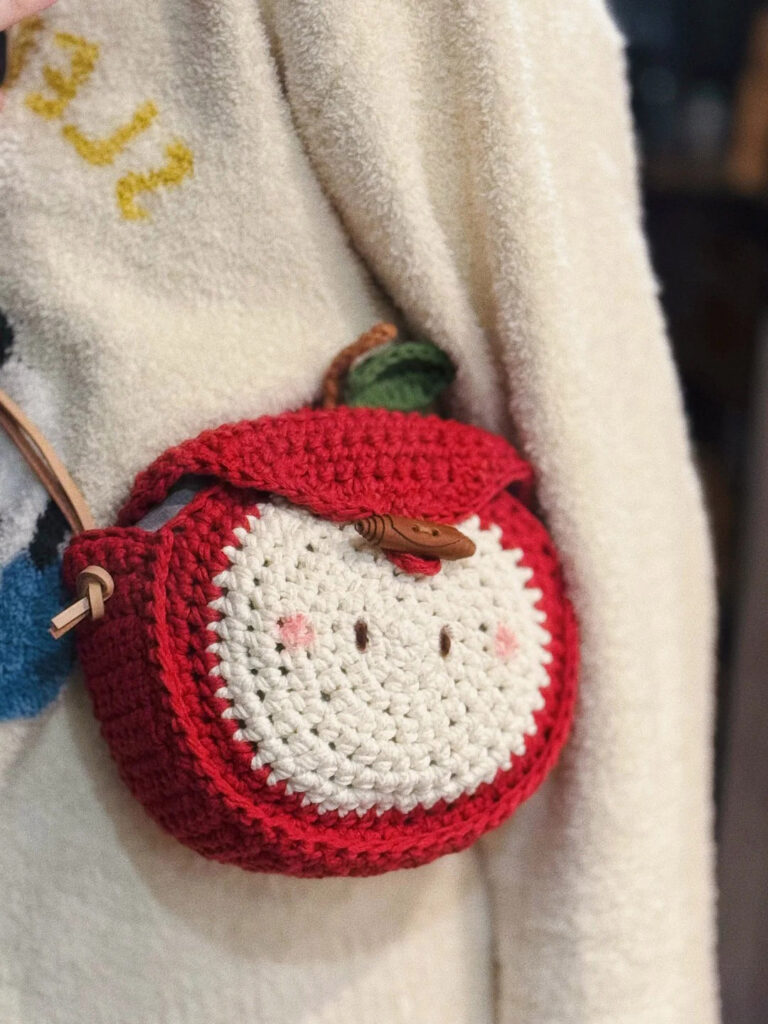 Apple Crossbody Bag - Crochet Handicraft (Including Tutorial) 1 dsl1 9